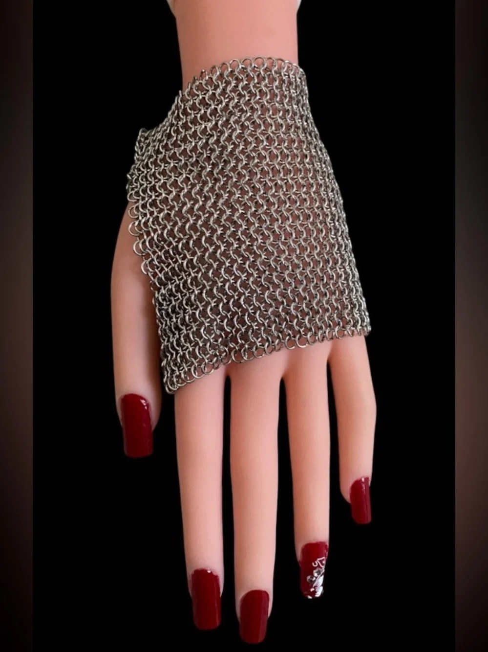 Zara women’s silvertone metal mesh glove(1Piece)